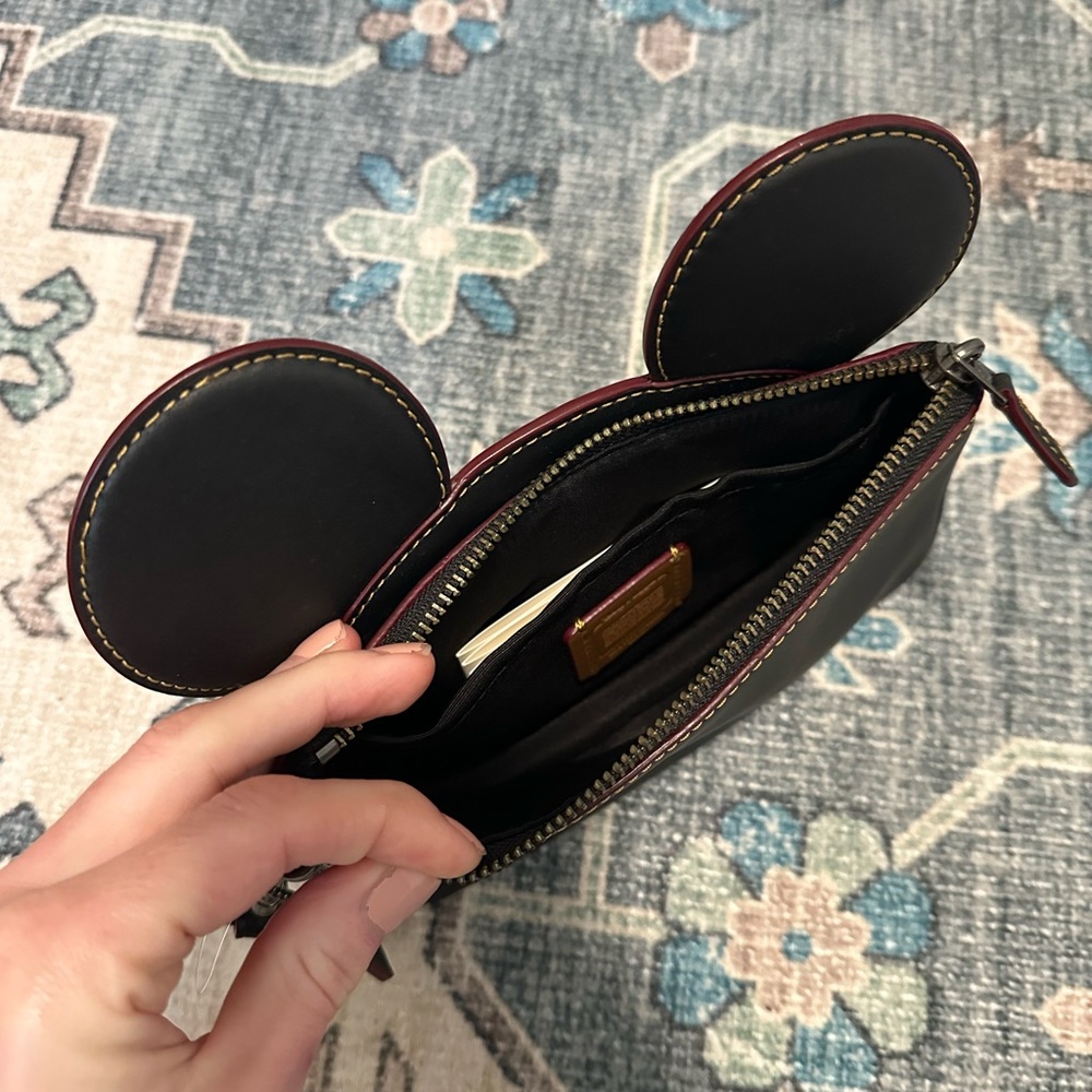 WRISTLET WITH MICKEY EARS - Picture 2 of 5